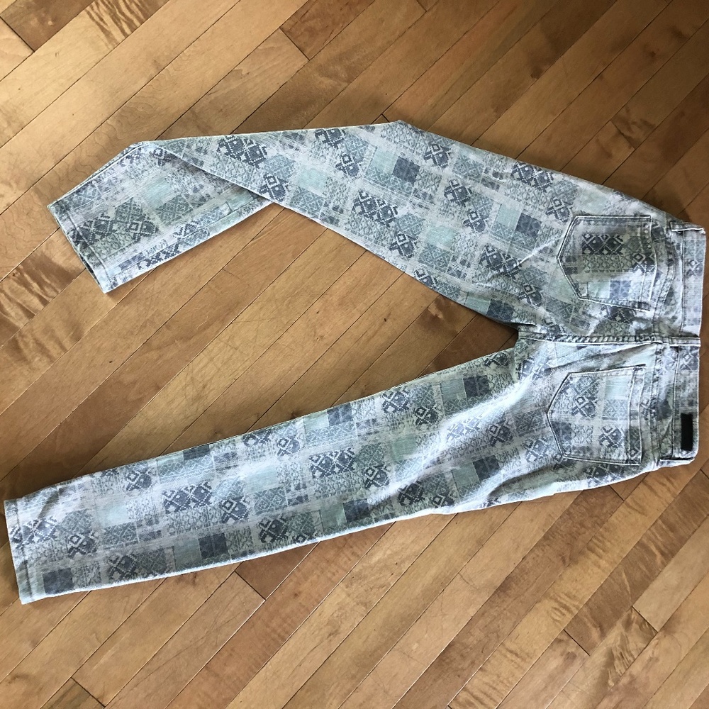 Patterned Jeans - Picture 2 of 3